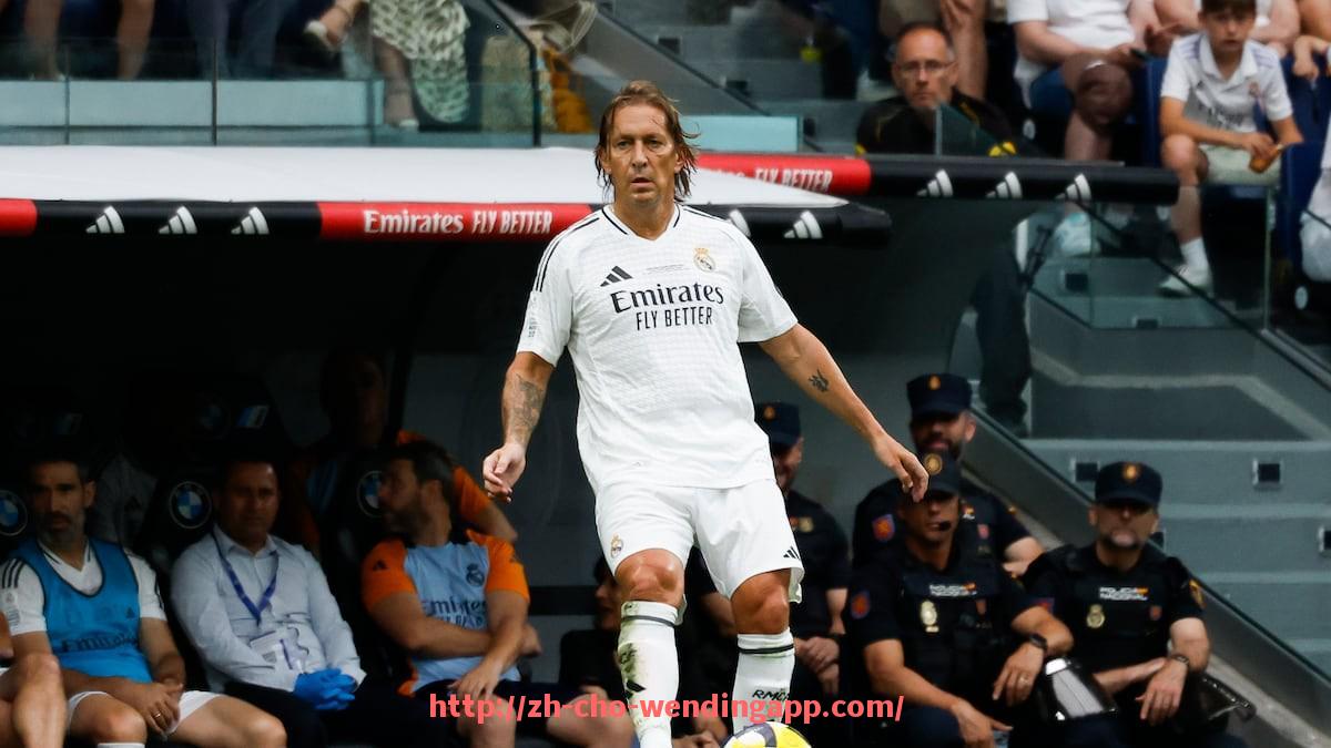 问鼎娱乐官网-NBA火箭队最新新闻与交易传闻实时追踪整理