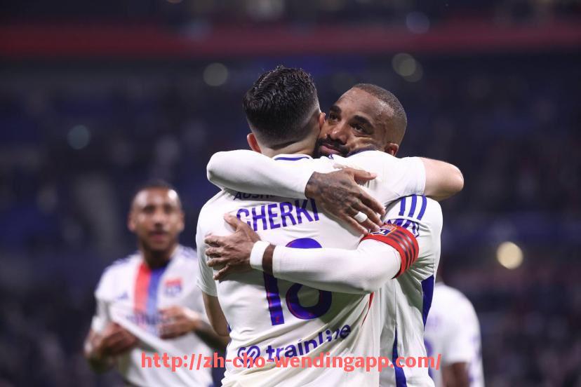 问鼎娱乐官网-德甲联赛中有哪些球队使用红色队徽？图文合集